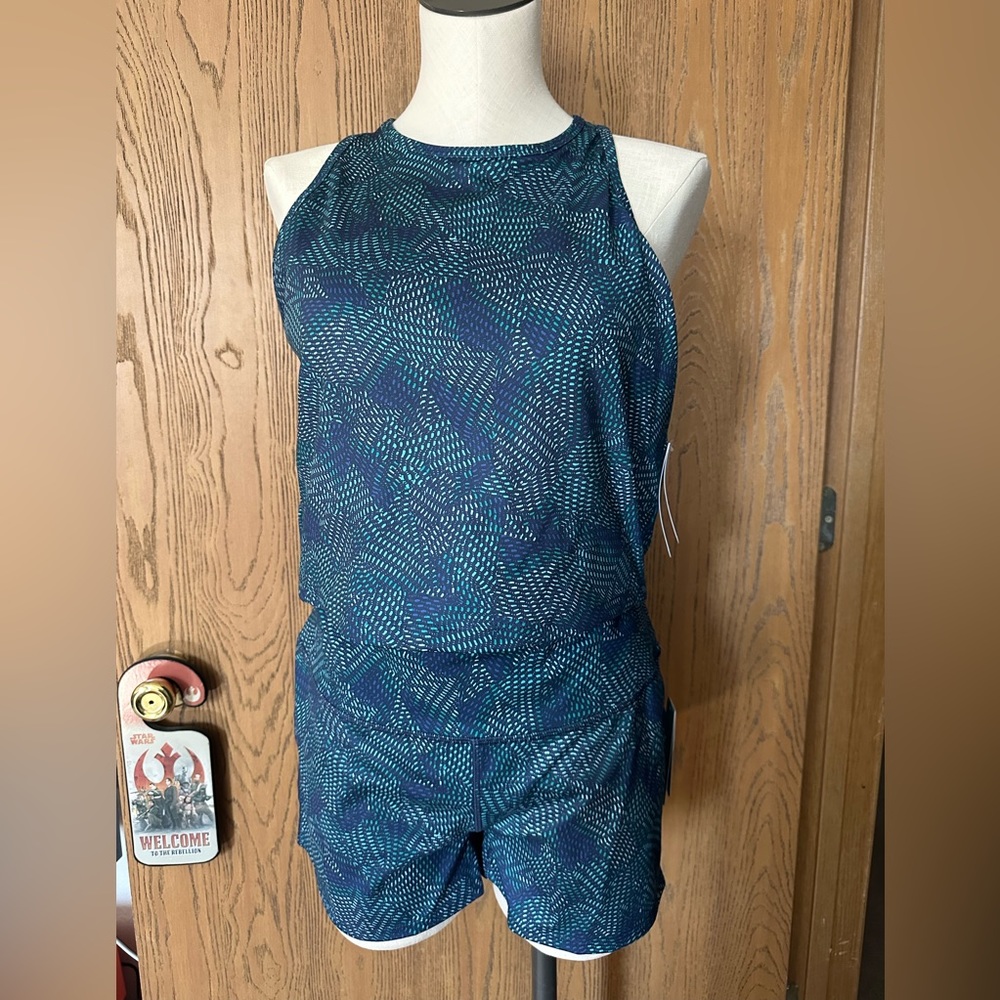 NWT MTA Sport top & bottom geometric fast dri shorts & cross back top xl